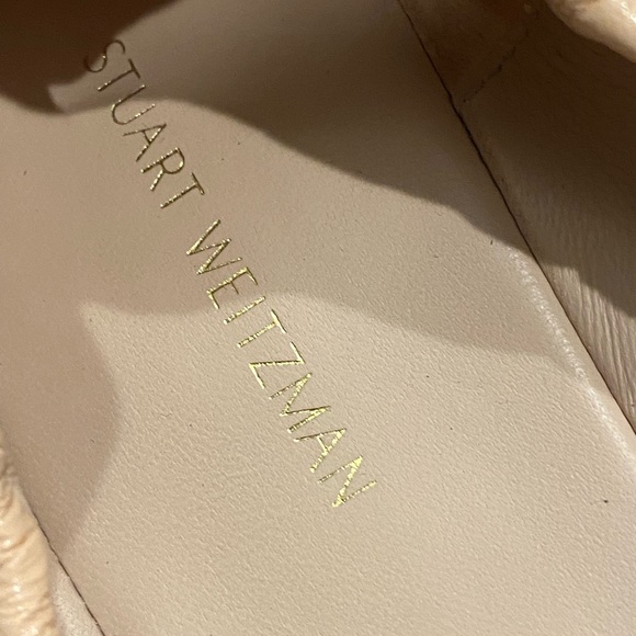 Stuart Weitzman - Picture 4 of 5